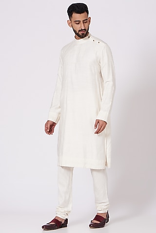 Ivory Slub Silk Asymmetrical Kurta Set by Jatin Malik