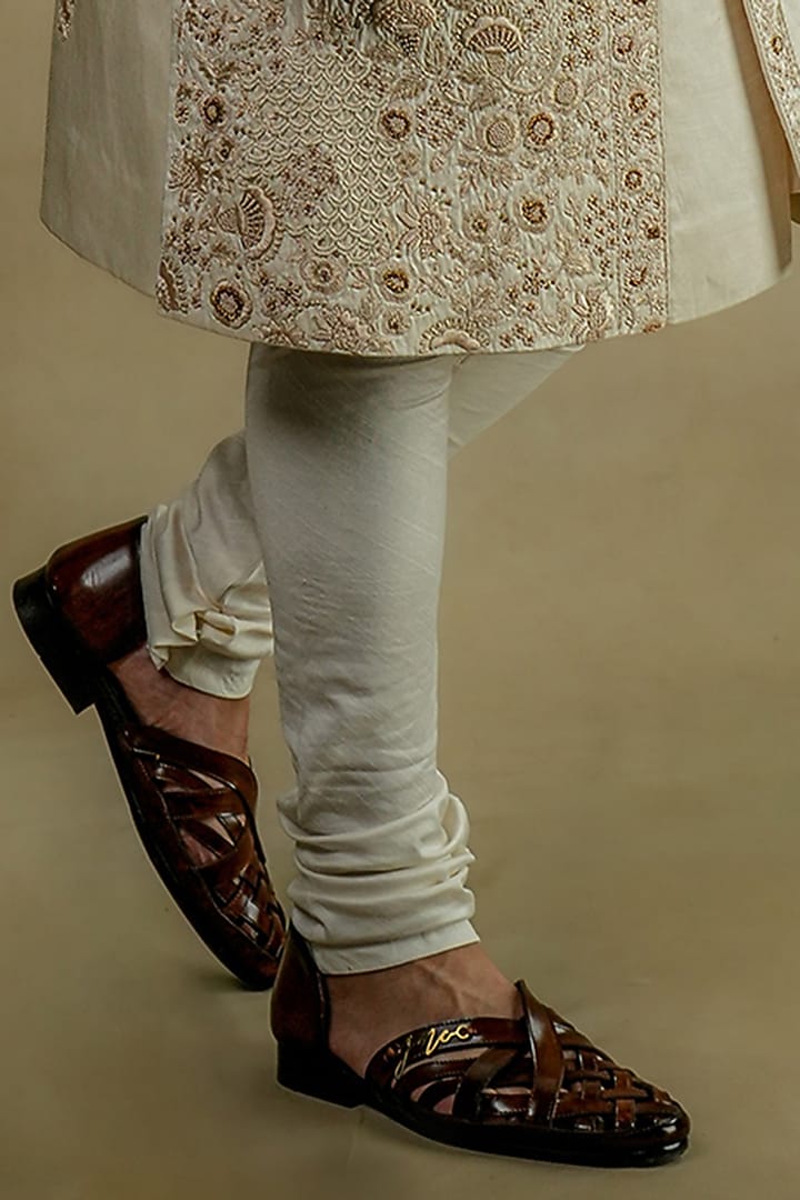 Dirty Ivory Linen Silk Embroidered Groom Sherwani Set by Jatin Malik at Pernia's Pop Up Shop