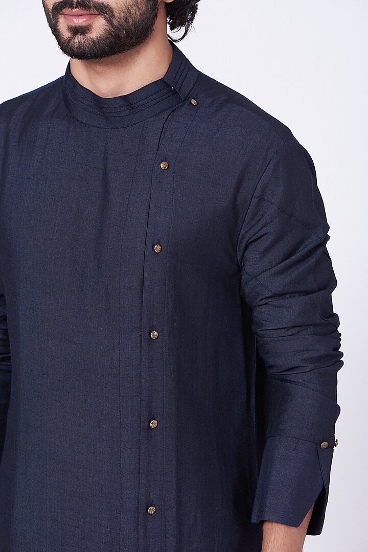 Midnight Blue Textured Silk Kurta Set by Jatin Malik at Pernia's Pop Up Shop