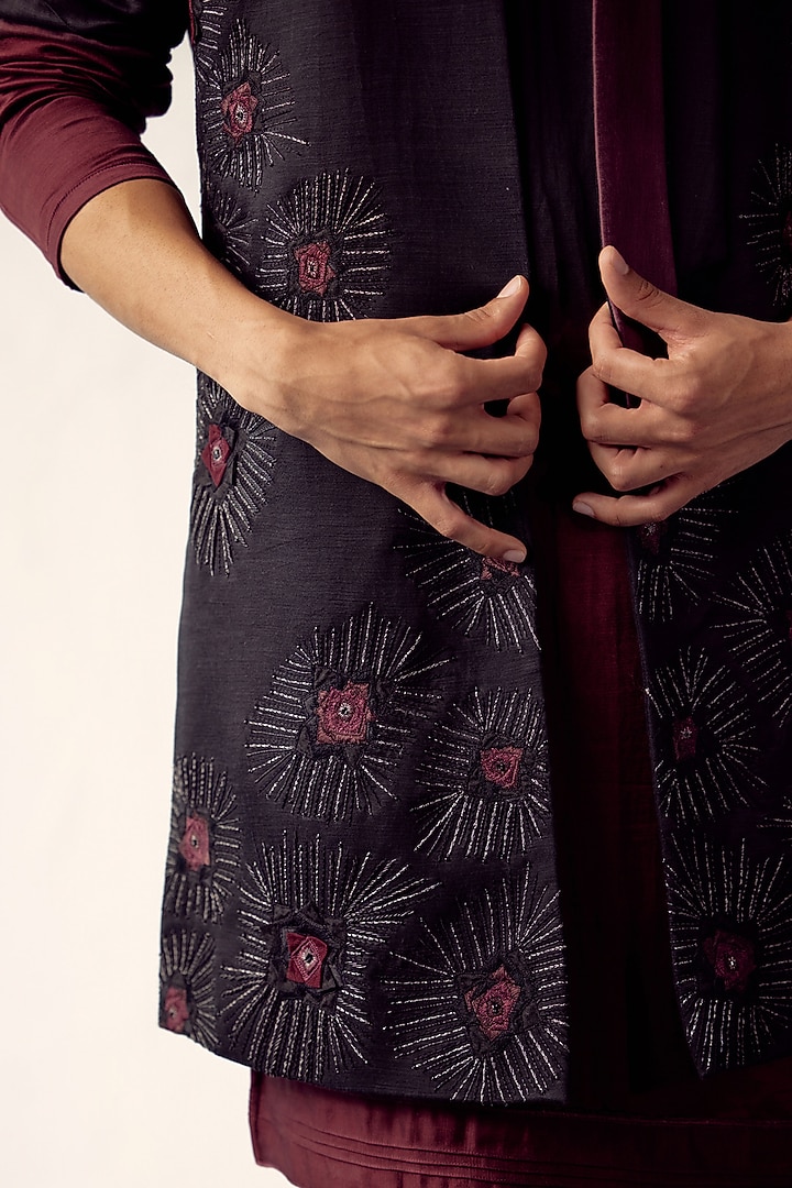 Black Hand Embroidered Groom Indowestern Set by Jatin Malik at Pernia's Pop Up Shop