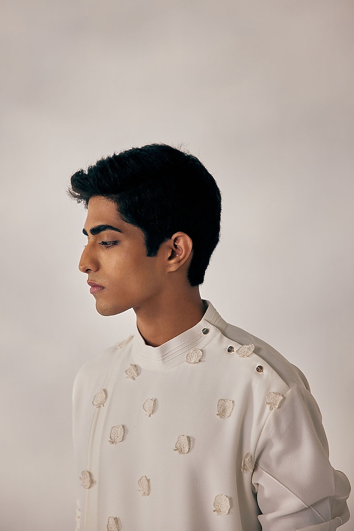 Ivory Embroidered Kurta Set by Jatin Malik at Pernia's Pop Up Shop