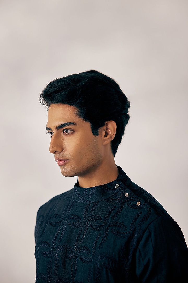 Midnight Blue Slub Silk Embroidered Kurta Set by Jatin Malik at Pernia's Pop Up Shop