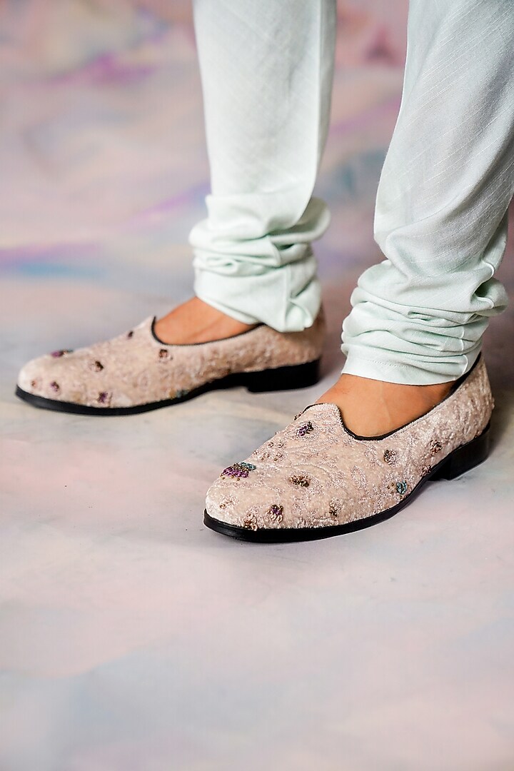 Champagne Hand Embroidered Juttis by Jatin Malik at Pernia's Pop Up Shop