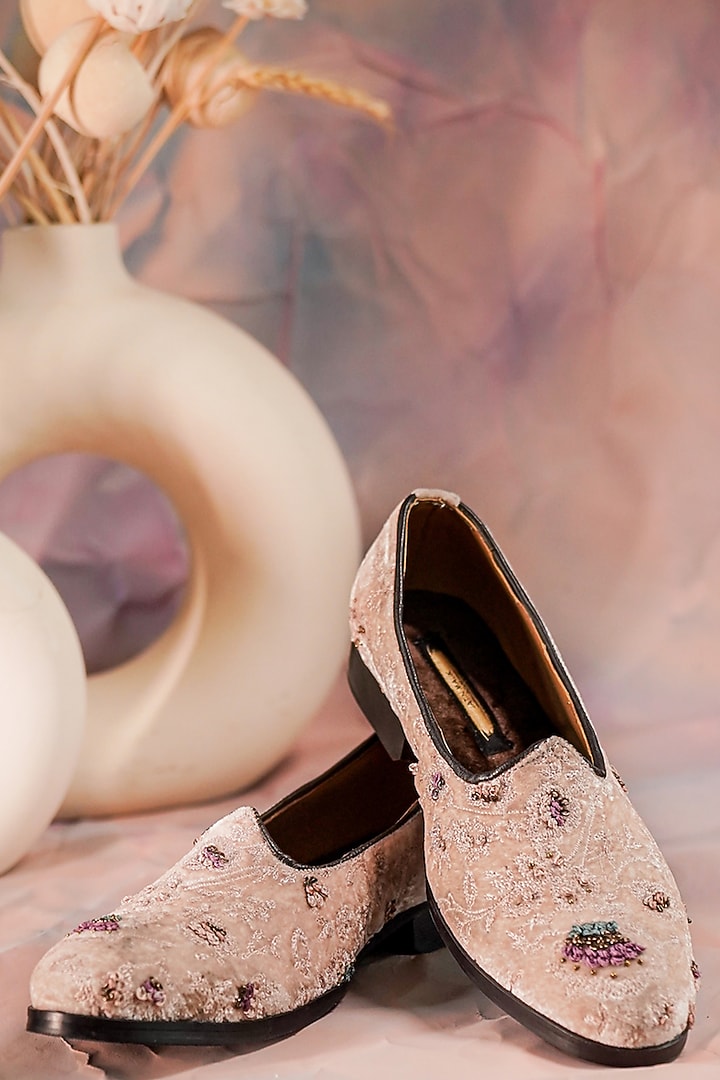 Champagne Hand Embroidered Juttis by Jatin Malik at Pernia's Pop Up Shop