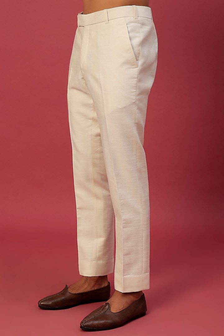 Blush Pink Hand Embroidered Kurta Set by Jatin Malik at Pernia's Pop Up Shop