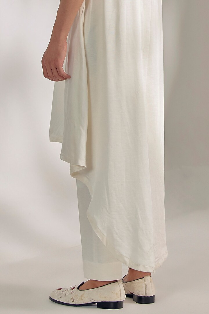 White Linen Silk Kurta Set by Jatin Malik at Pernia's Pop Up Shop