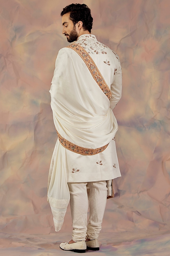 White Linen Silk Zari Hand Embroidered Groom Sherwani Set by Jatin Malik at Pernia's Pop Up Shop