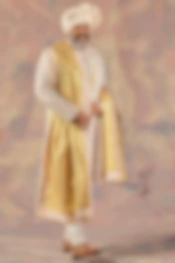 White Slub Silk Jamawar Groom Sherwani Set by Jatin Malik at Pernia's Pop Up Shop