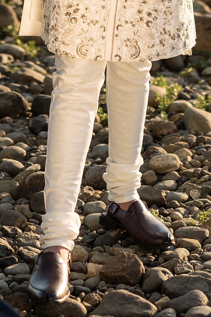 Ivory Linen Silk Thread Embroidered Groom Sherwani Set by Jatin Malik at Pernia's Pop Up Shop