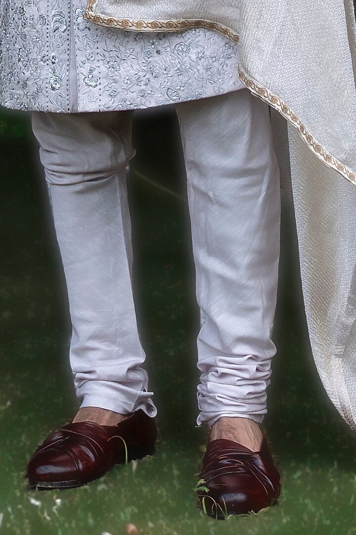 Greyish Lilac Linen Silk Hand Embroidered Groom Sherwani Set by Jatin Malik at Pernia's Pop Up Shop