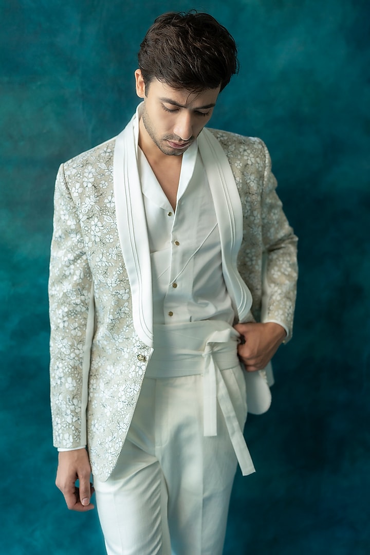 Ivory Linen Silk Floral Embroidered Blazer Set by Jatin Malik at Pernia's Pop Up Shop