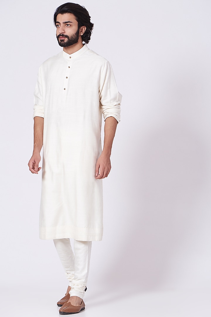 Ivory Slub Silk Pintucked Kurta Set by Jatin Malik at Pernia's Pop Up Shop