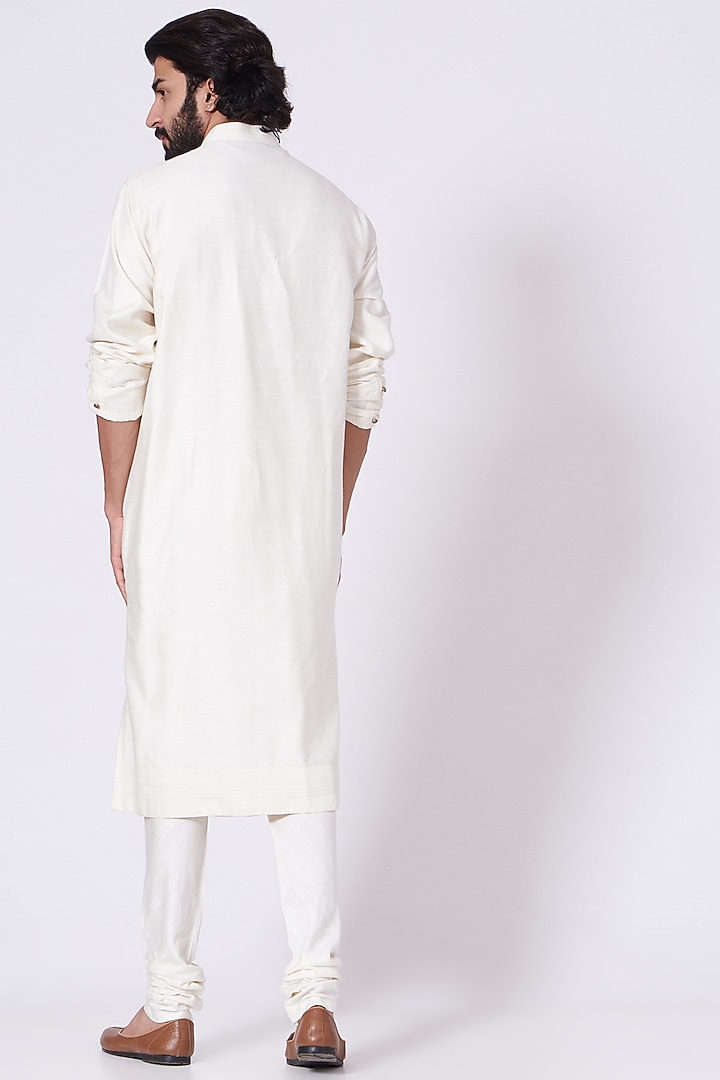 Ivory Slub Silk Pintucked Kurta Set by Jatin Malik at Pernia's Pop Up Shop