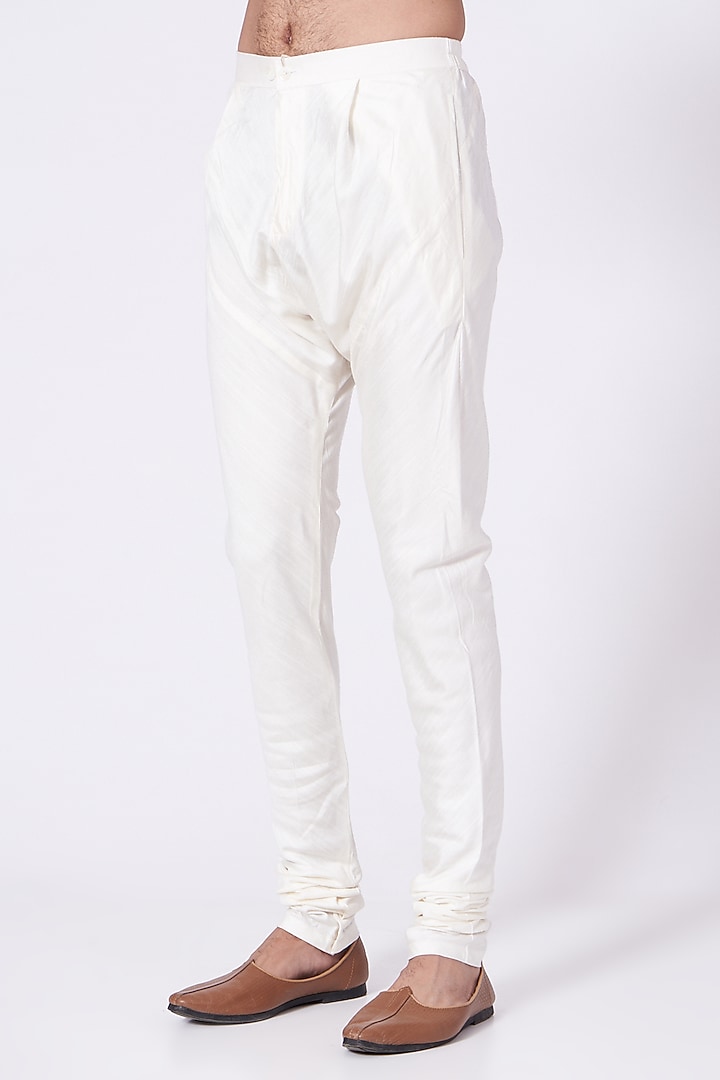 Ivory Slub Silk Pintucked Kurta Set by Jatin Malik at Pernia's Pop Up Shop
