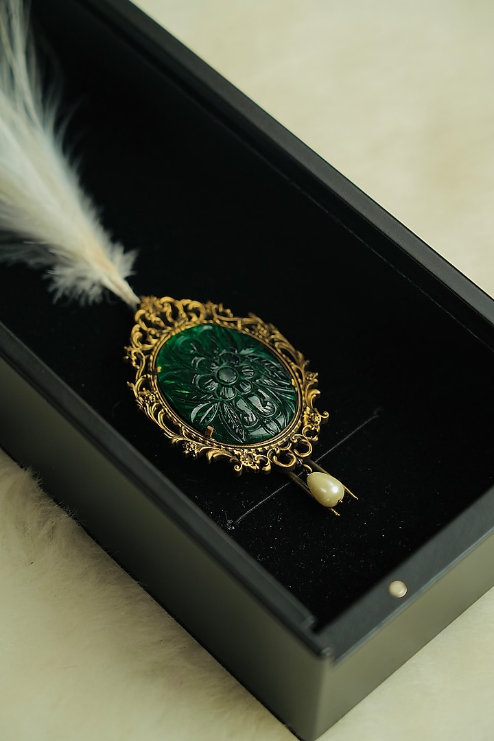 Gold Carved Emerald Handmade Kilangi by Jatin Malik