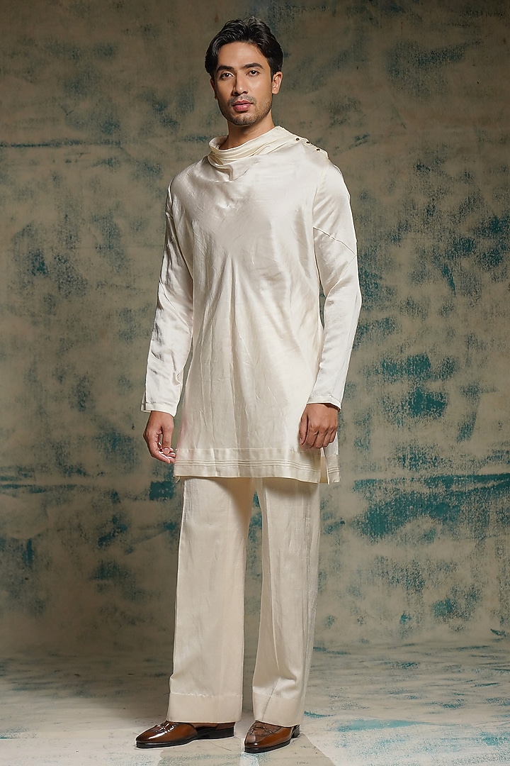 Ivory Linen Silk Kurta Set by Jatin Malik at Pernia's Pop Up Shop