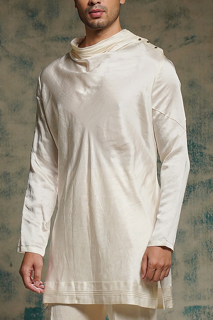 Ivory Linen Silk Kurta Set by Jatin Malik at Pernia's Pop Up Shop