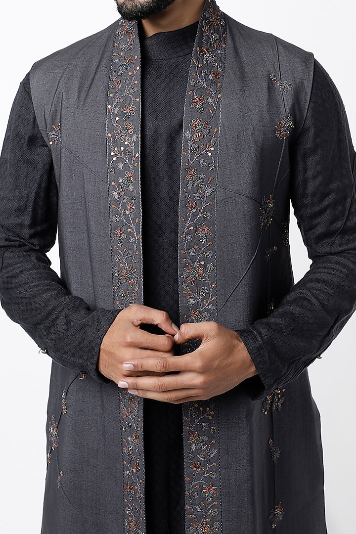 Midnight Blue Kurta Set With Shrug by Jatin Malik at Pernia's Pop Up Shop