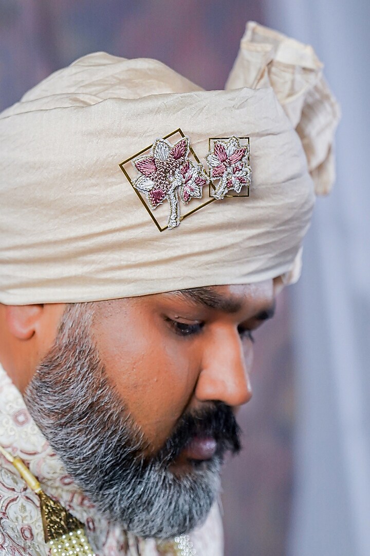 Old Rose Hand Embroidered Kalgis by Jatin Malik at Pernia's Pop Up Shop