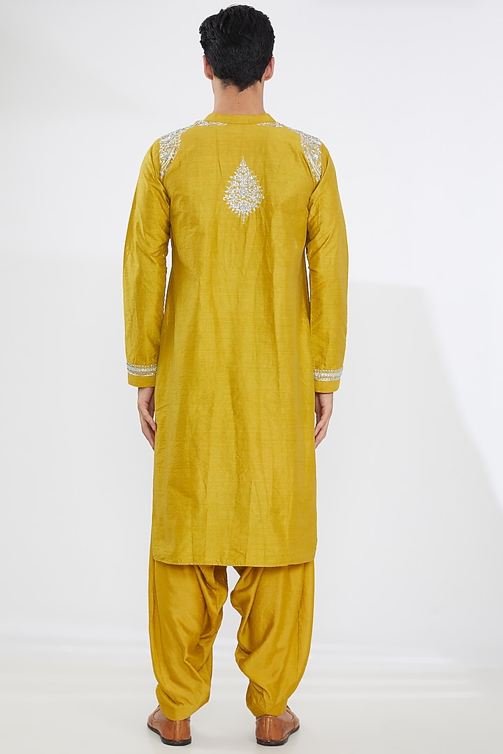Mustard Silk Embroidered Kurta Set by Joy Mitra Men at Pernia's Pop Up Shop