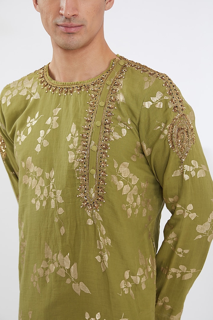 Mehendi Green Cotton Printed Kurta Set by Joy Mitra Men at Pernia's Pop Up Shop