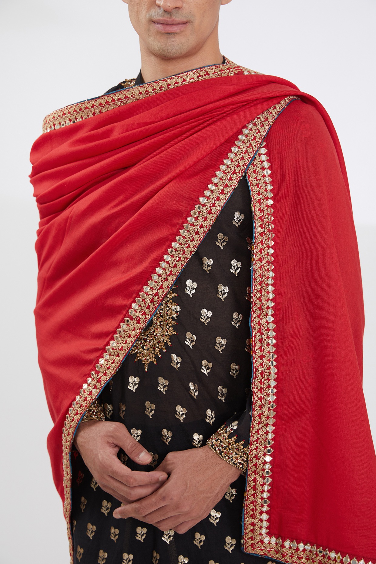 How to wear shawl With Saree | Wear Saree in winters #winterethnicfashion  #Aanchaltyagi - YouTube