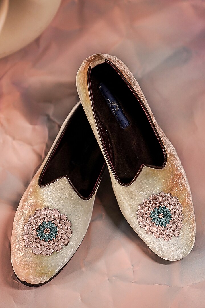 Cream Ombre Embroidered Juttis by Jatin Malik at Pernia's Pop Up Shop