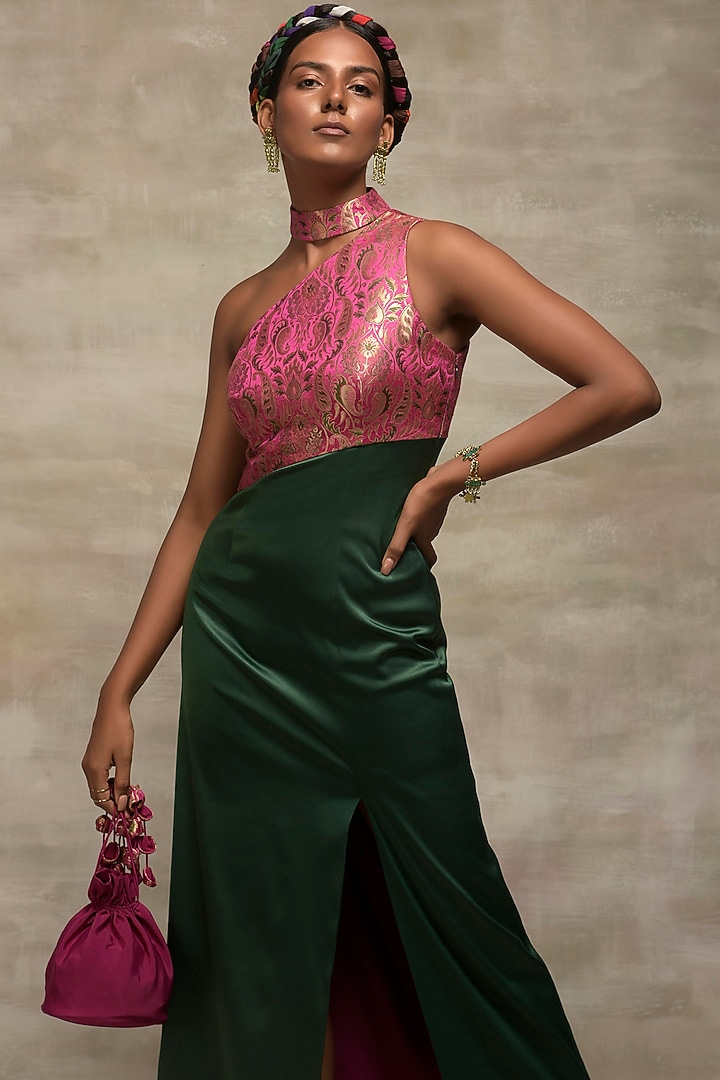 Emerald Green & Pink One-Shoulder Gown Design by Jan & April at Pernia's  Pop Up Shop 2026
