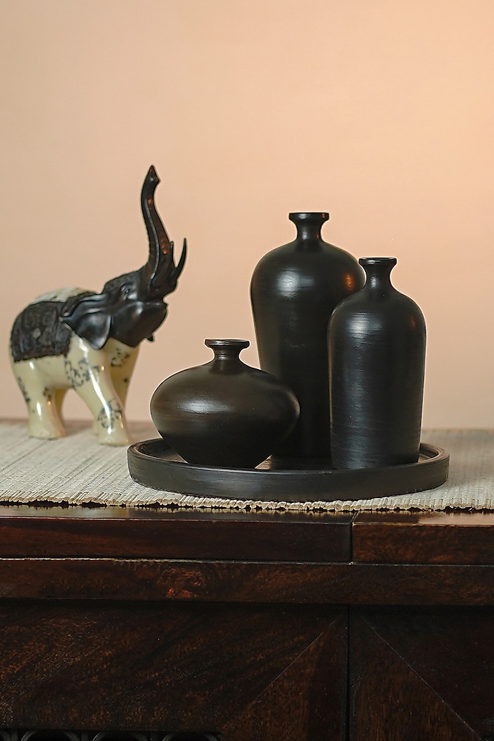 Black Blackened Terracotta Vase Set (Set Of 4) by Jin and Company at Pernia's Pop Up Shop