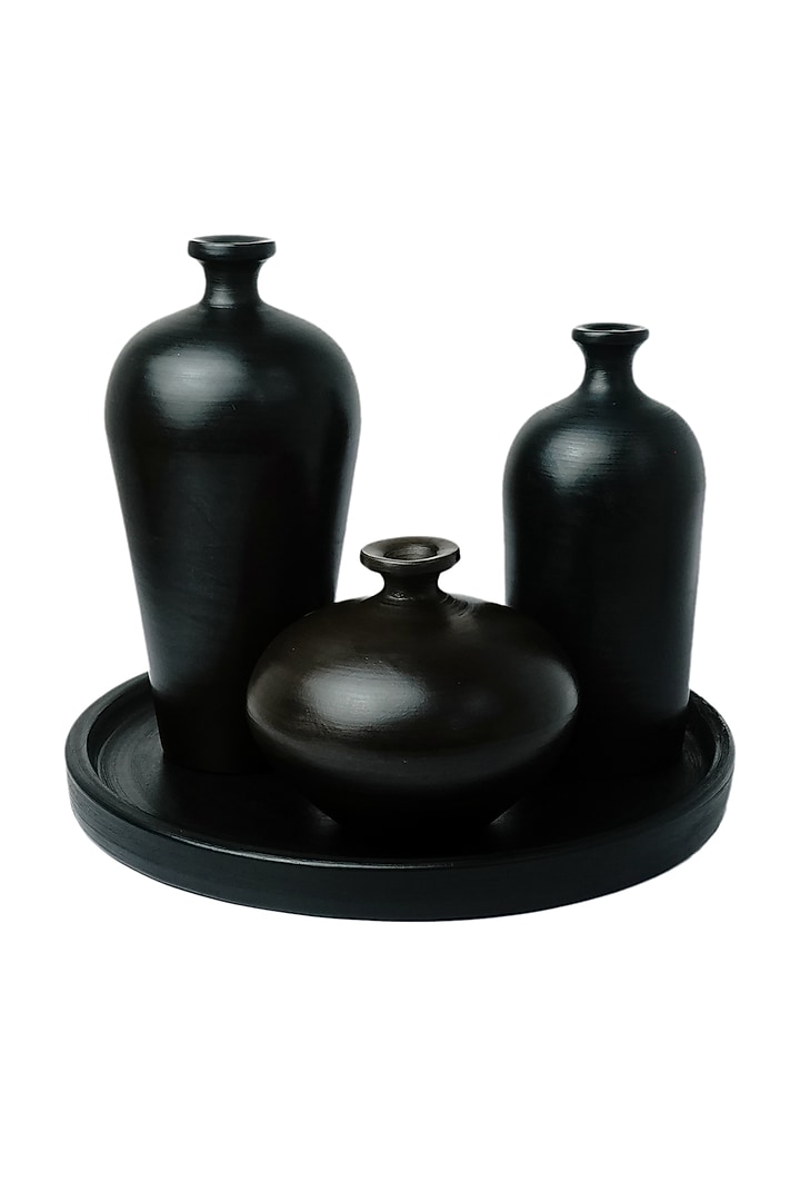 Black Blackened Terracotta Vase Set (Set Of 4) by Jin and Company at Pernia's Pop Up Shop