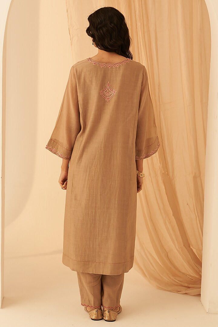 Champagne Chanderi Thread Embroidered Kurta Set by JANKI INDIA at Pernia's Pop Up Shop