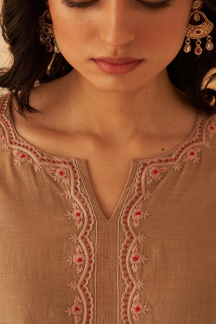 Champagne Chanderi Thread Embroidered Kurta Set by JANKI INDIA at Pernia's Pop Up Shop