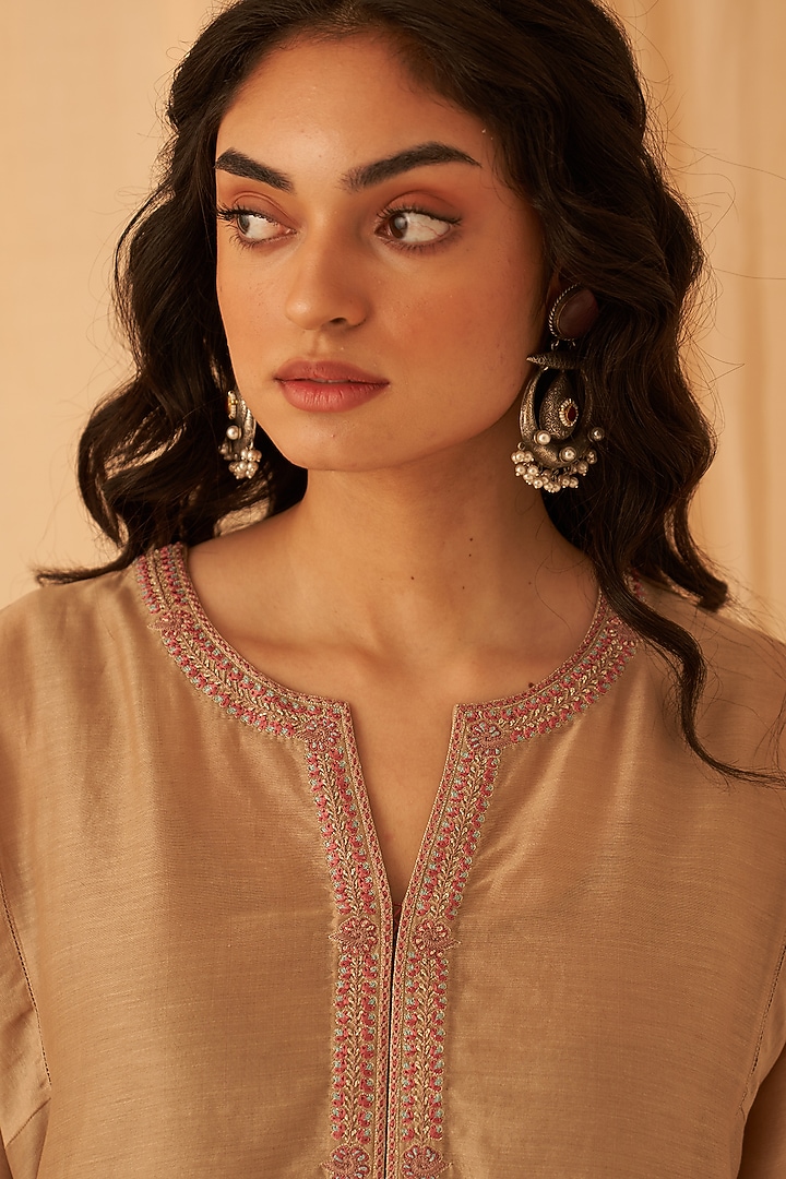 Champagne Chanderi Resham Jaal Embroidered Kurta Set by JANKI INDIA at Pernia's Pop Up Shop