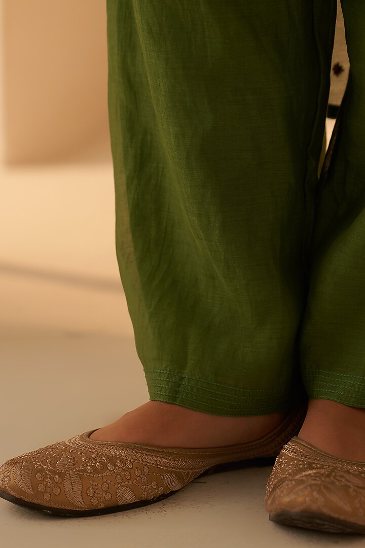 Green Chanderi Hand Embroidered Kurta Set by JANKI INDIA at Pernia's Pop Up Shop