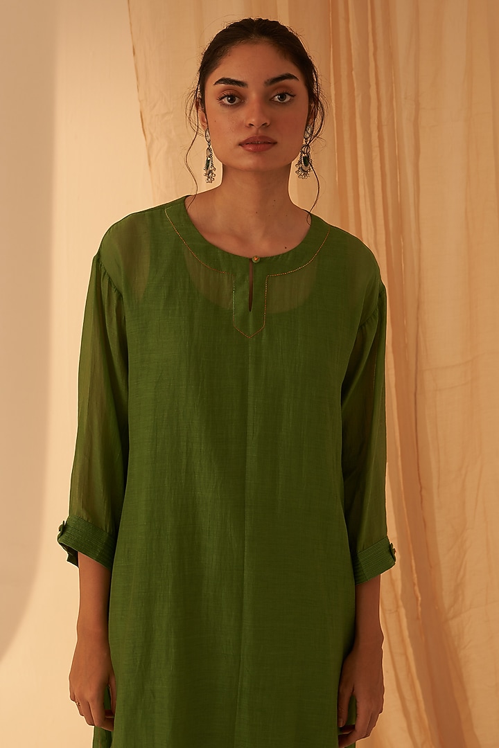 Green Chanderi Hand Embroidered Kurta Set by JANKI INDIA at Pernia's Pop Up Shop