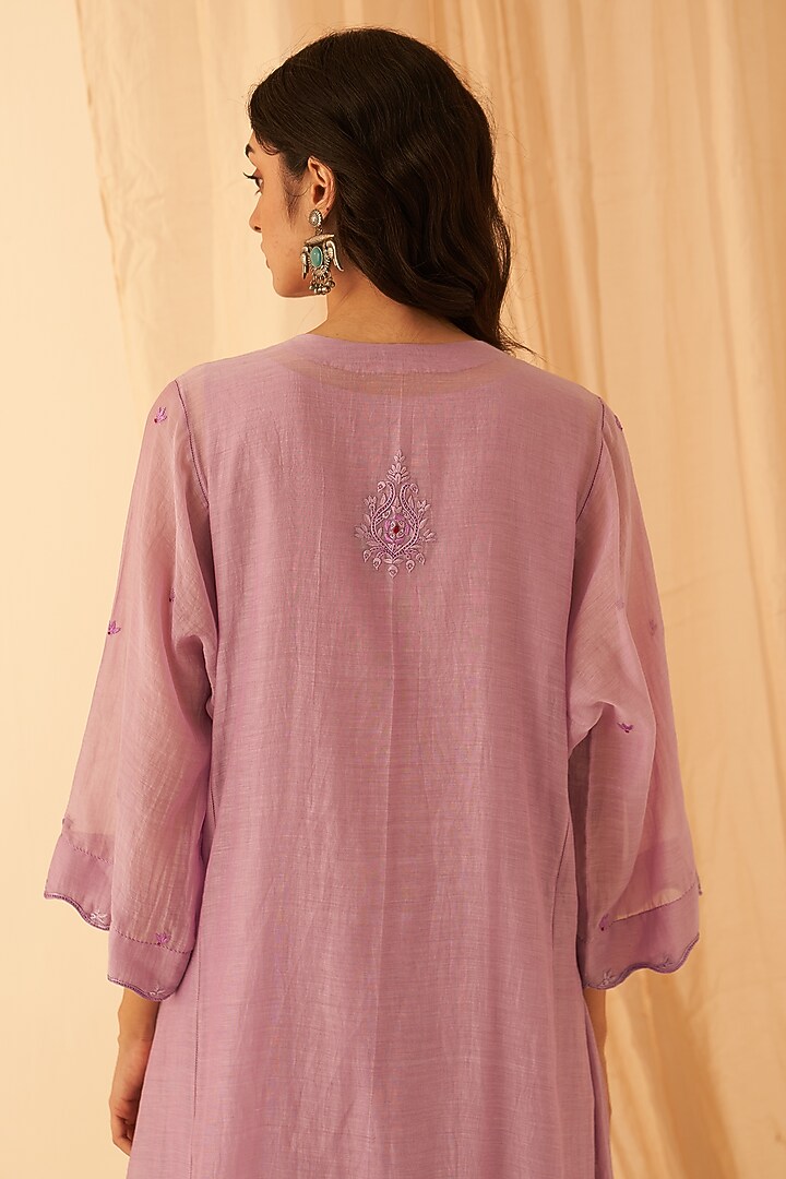 Lilac Chanderi Floral Kantha Embroidered Kurta Set by JANKI INDIA at Pernia's Pop Up Shop