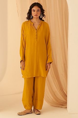 Mustard Chanderi Resham Boota Embroidered Kurta Set by JANKI INDIA