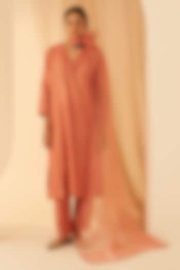 Peach Chanderi Floral Embroidered Kurta Set by JANKI INDIA at Pernia's Pop Up Shop