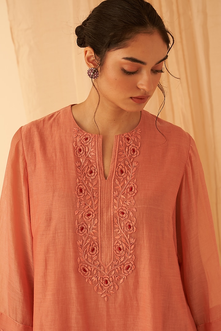 Peach Chanderi Floral Embroidered Kurta Set by JANKI INDIA at Pernia's Pop Up Shop