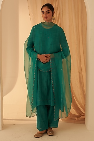 Turquoise Chanderi Floral Embroidered Kurta Set by JANKI INDIA