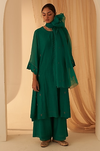 Rama Green Chanderi Floral Embroidered Kurta Set by JANKI INDIA