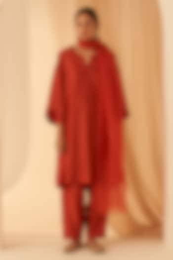 Rust Chanderi Floral Embroidered Kurta Set by JANKI INDIA at Pernia's Pop Up Shop