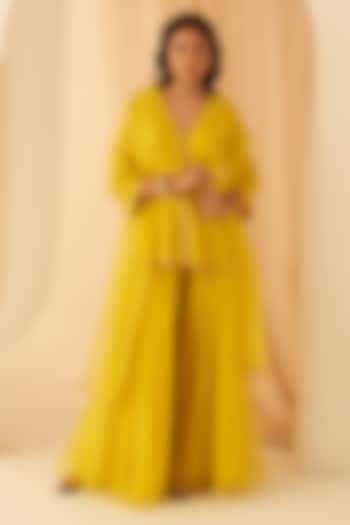 Lime Yellow Chanderi Thread Embroidered Kurta Set by JANKI INDIA at Pernia's Pop Up Shop