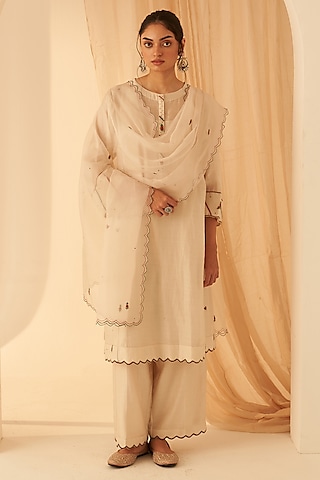 Ivory Chanderi Kurta Set by JANKI INDIA