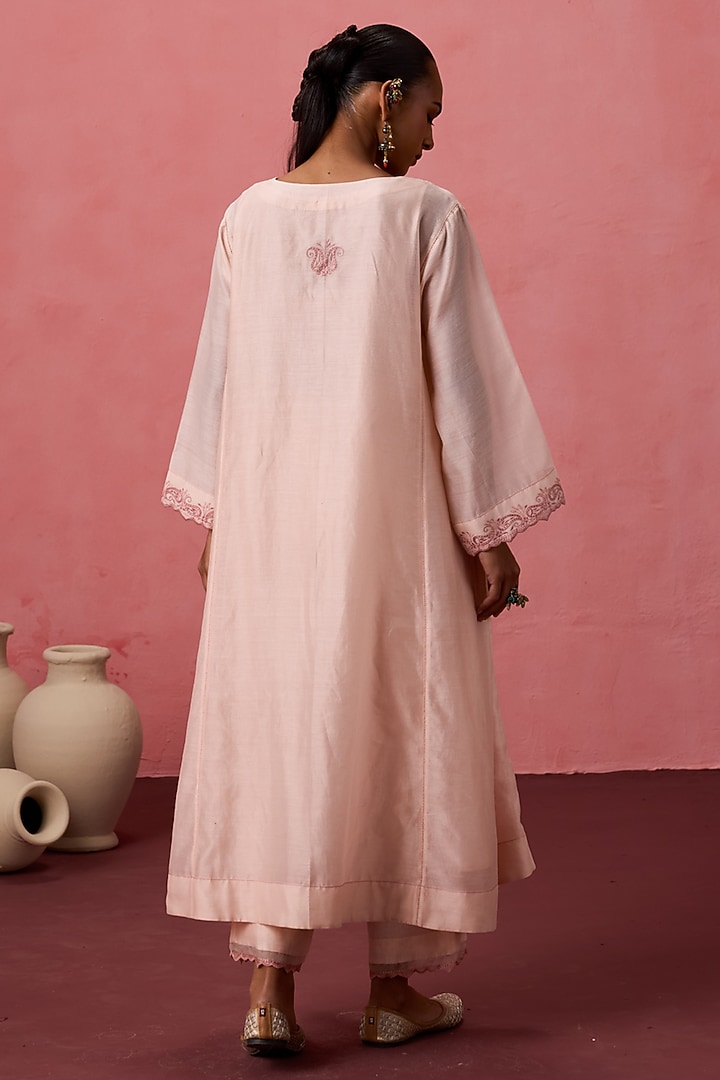 Cozy Peach Chanderi Resham Embroidered Kurta Set by JANKI INDIA at Pernia's Pop Up Shop