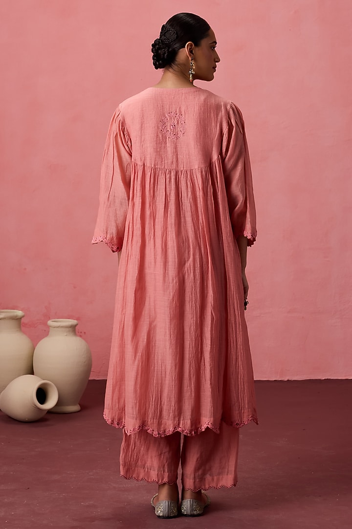 Peach Chanderi Resham Embroidered Kurta Set by JANKI INDIA at Pernia's Pop Up Shop