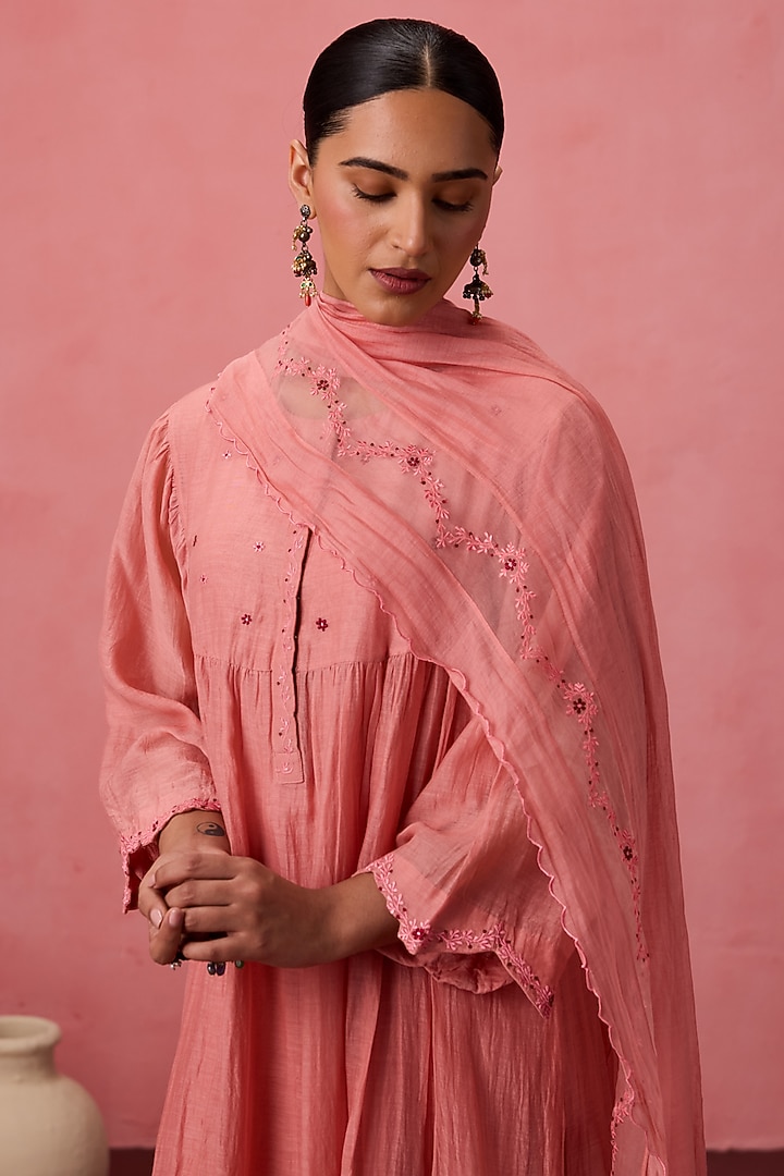 Peach Chanderi Resham Embroidered Kurta Set by JANKI INDIA at Pernia's Pop Up Shop