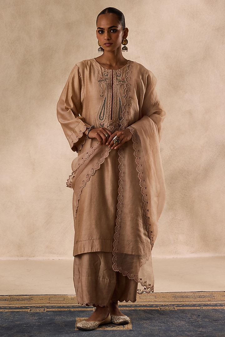 Champagne Chanderi Dori Embroidered Kurta Set by JANKI INDIA at Pernia's Pop Up Shop