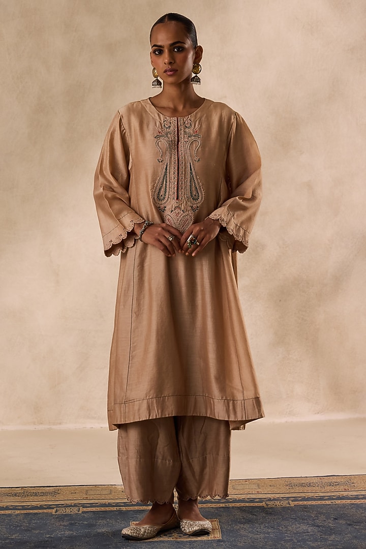 Champagne Chanderi Dori Embroidered Kurta Set by JANKI INDIA at Pernia's Pop Up Shop