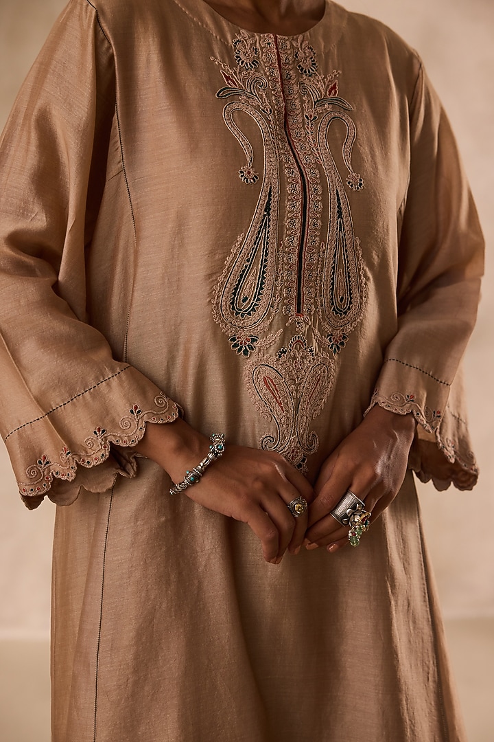 Champagne Chanderi Dori Embroidered Kurta Set by JANKI INDIA at Pernia's Pop Up Shop
